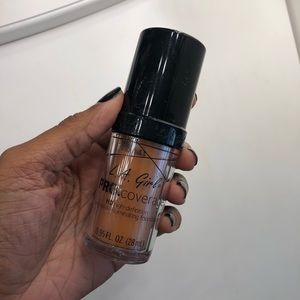 LA GIRL Foundation / Warm Caramel